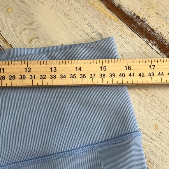 Athleta XL Aurora Seamless 7” Short Swallowtail Blue Nylon Elastane Yoga Wicking - Picture 3 of 5